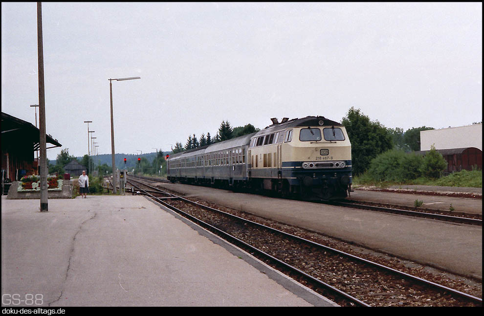 Strecken und Bahnhöfe