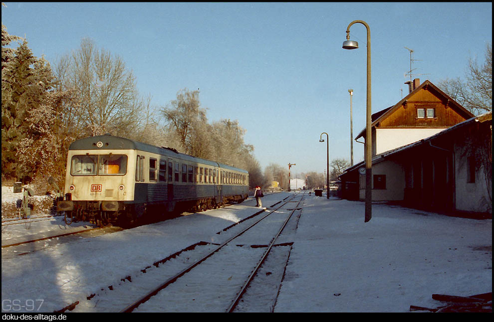 Strecken und Bahnhöfe