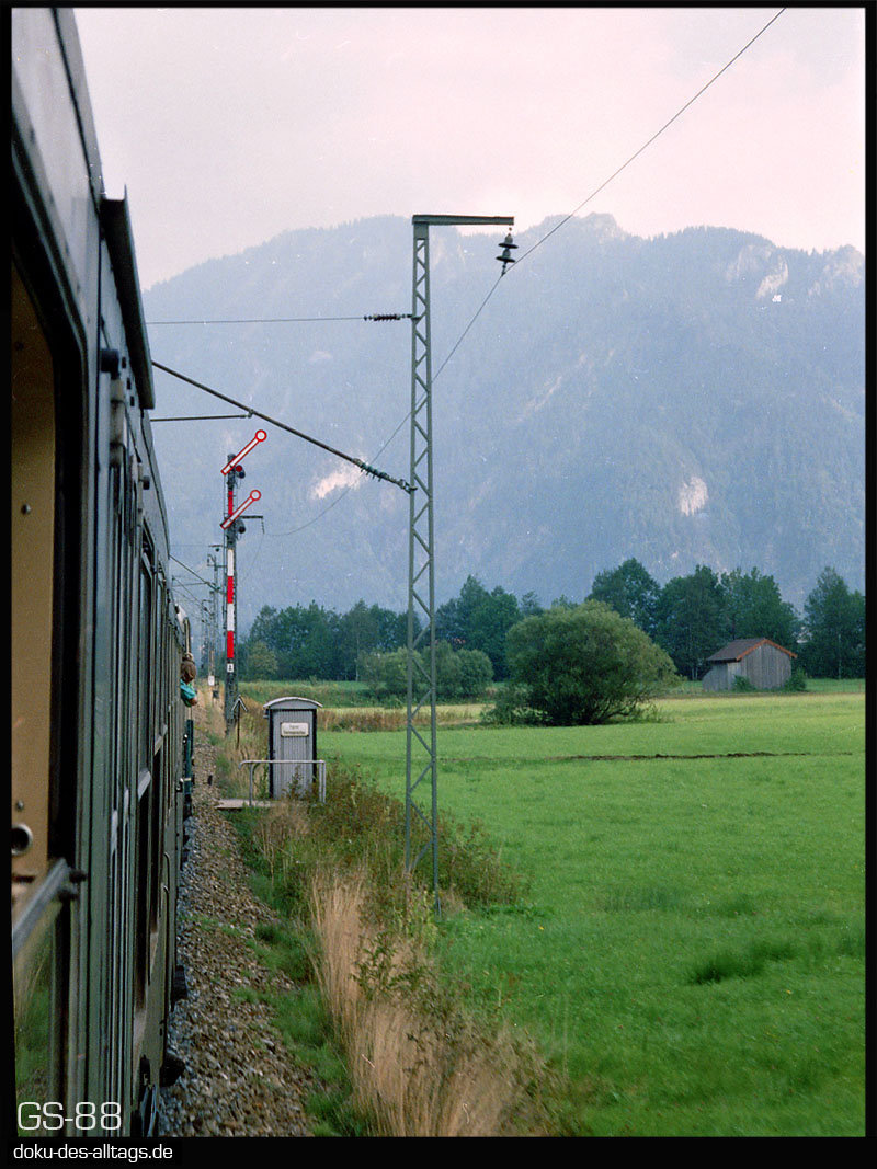 http://www.doku-des-alltags.de/BDMuenchen/Ammertalbahn/1988%20September/20%20Oberammergau.jpg