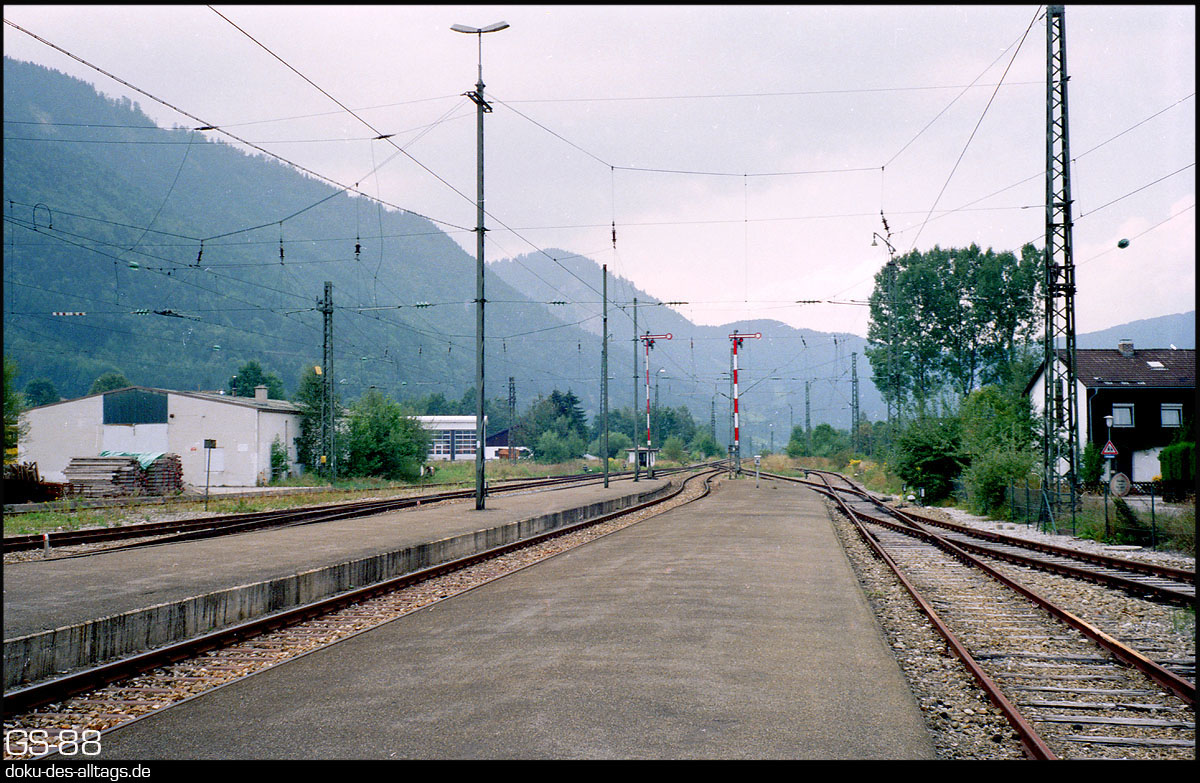 http://www.doku-des-alltags.de/BDMuenchen/Ammertalbahn/1988%20September/21%20Oberammergau.jpg