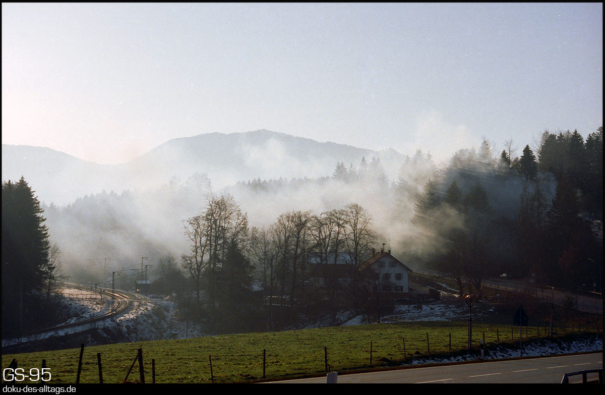 http://www.doku-des-alltags.de/BDMuenchen/Ammertalbahn/1995%20November/08%20Seeleiten-Berggeist.jpg