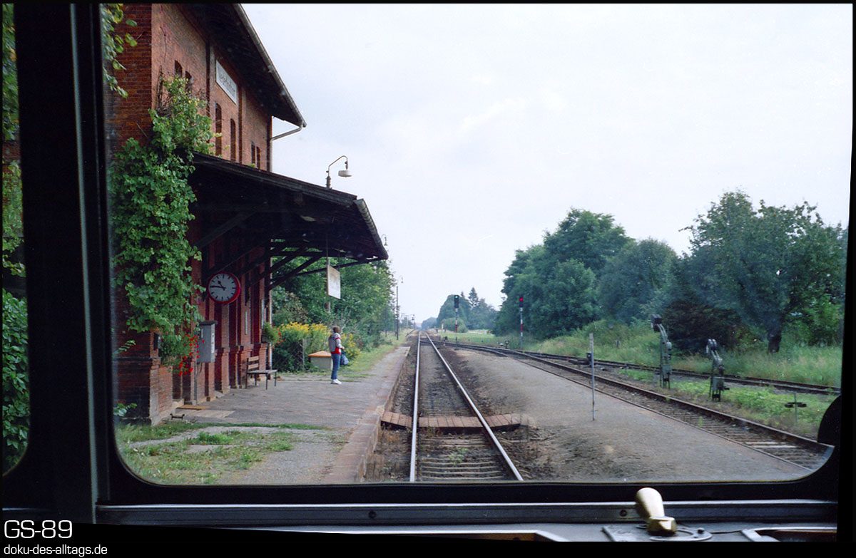 http://www.doku-des-alltags.de/BDMuenchen/KBS930/890830%20Neufahrn%20Straubing%20Bogen/Film%201/19%20Niederlindhart.jpg