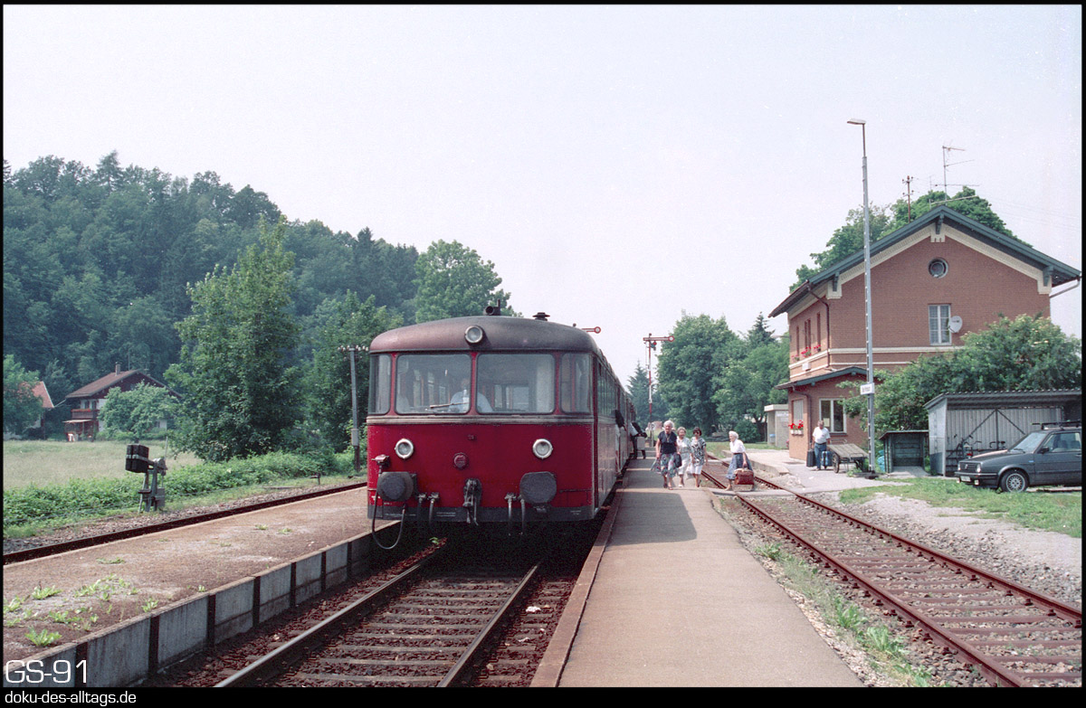 http://www.doku-des-alltags.de/BDMuenchen/Rottalbahn/Rottalbahn%20Data/798%20in%20Birnbach.jpg